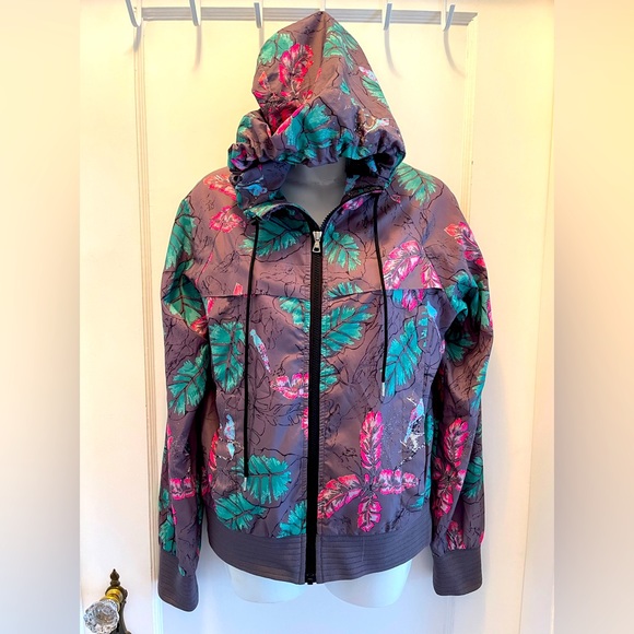 TNA wind breaker - Picture 1 of 4